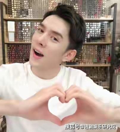 吃瓜娱乐圈八卦王一博,娱乐圈的瓜田明星，揭秘他的成长与蜕变