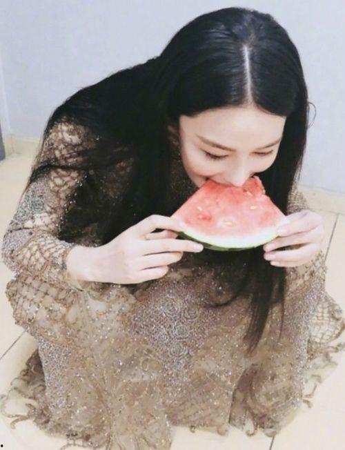 娱乐吃瓜酱画像图片高清,高清画像下的时尚辣妈风采